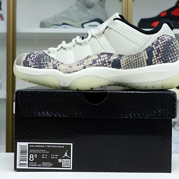 LOW AIR 11 LIGHT BONE SNAKESKIN JORDAN 0925